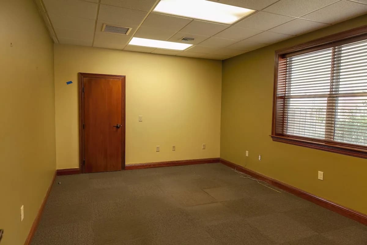 Lamar Advertising — Commercial Interior — photo 7 by Pro 1 Painters