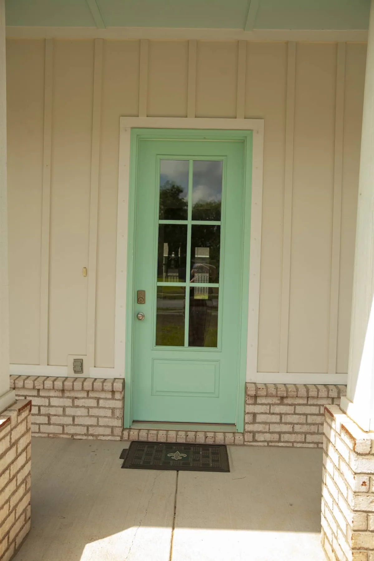 Modern Coastal Repaint — Nadina Loop — photo 5 by Pro 1 Painters