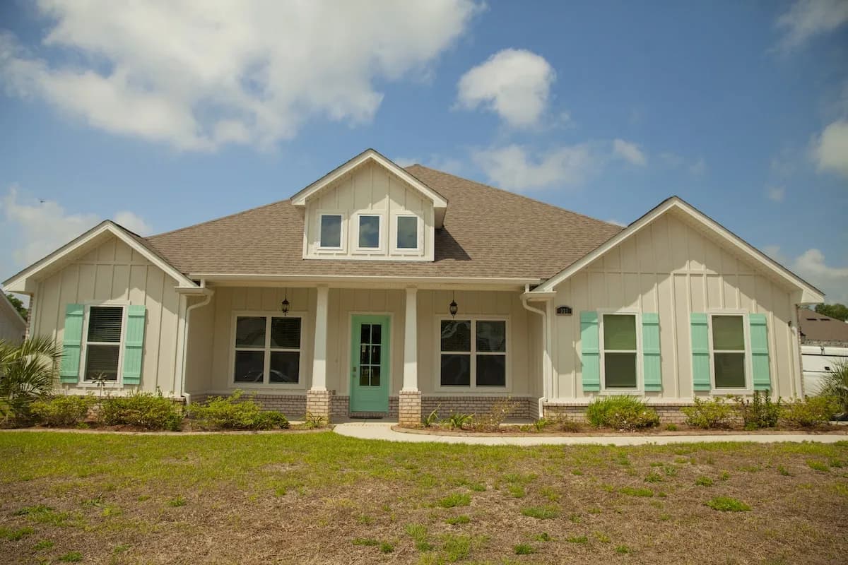 Modern Coastal Repaint — Nadina Loop — photo 6 by Pro 1 Painters