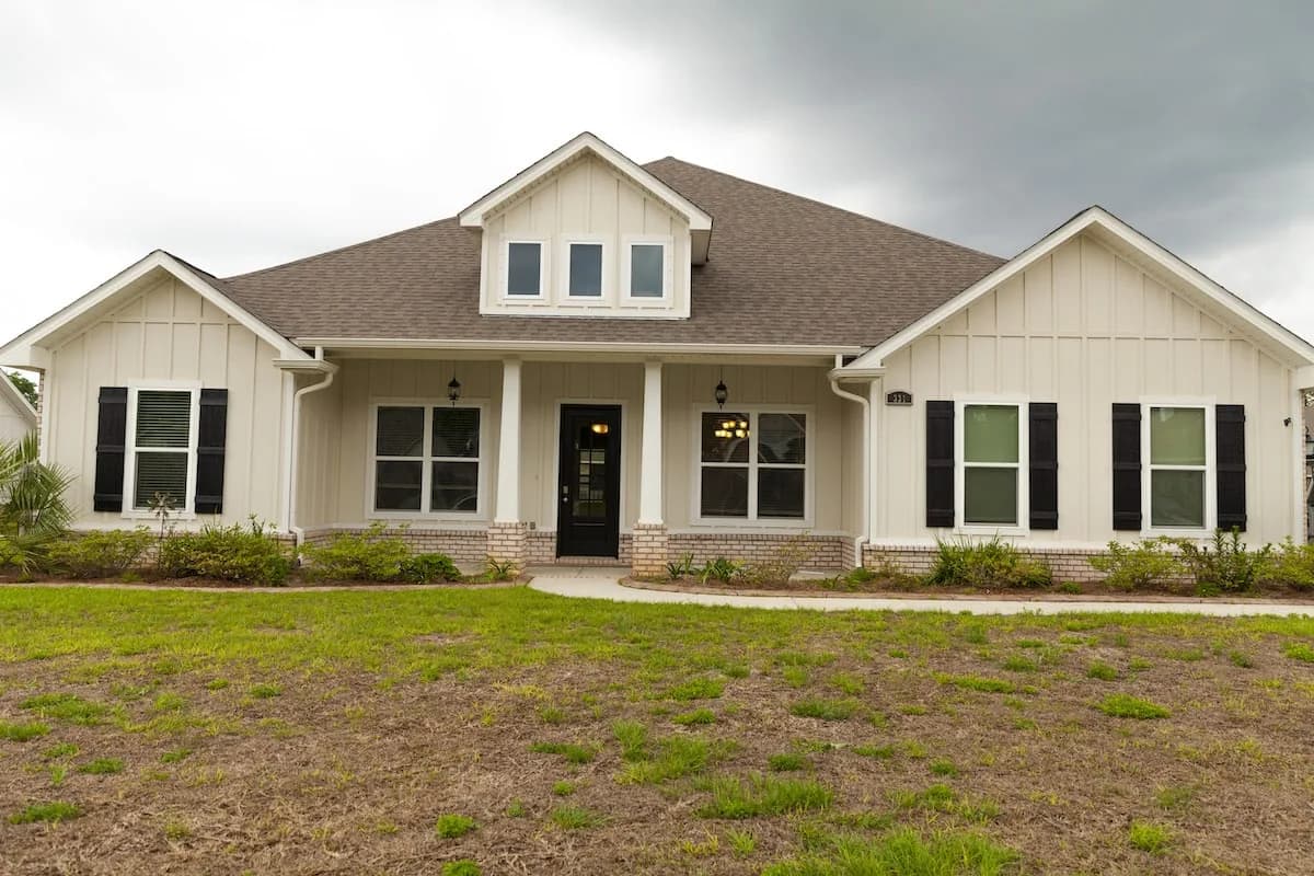Modern Coastal Repaint — Nadina Loop — photo 18 by Pro 1 Painters