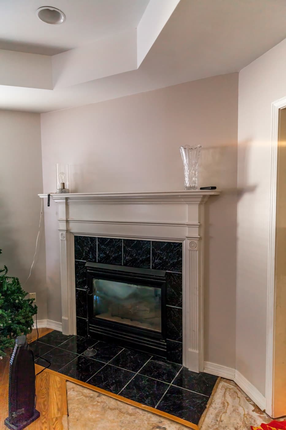 A living room ready to preview in new paint colors with Pro 1 Painters
